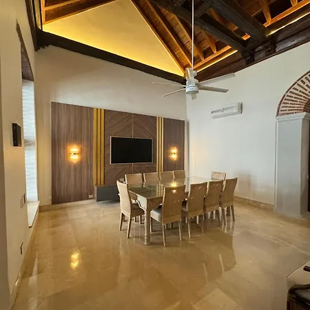 Сasa de vacaciones Luxury House In The Heart Of W/ Jacuzzi