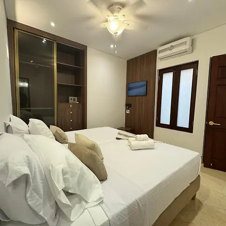 Luxury House In The Heart Of W/ Jacuzzi Сasa de vacaciones