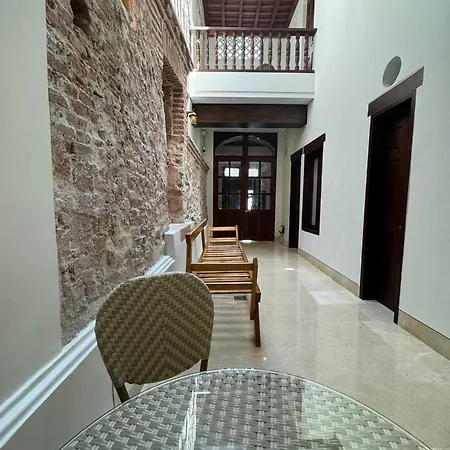 Luxury House In The Heart Of W/ Jacuzzi Сasa de vacaciones