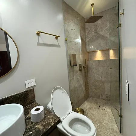 Luxury House In The Heart Of W/ Jacuzzi