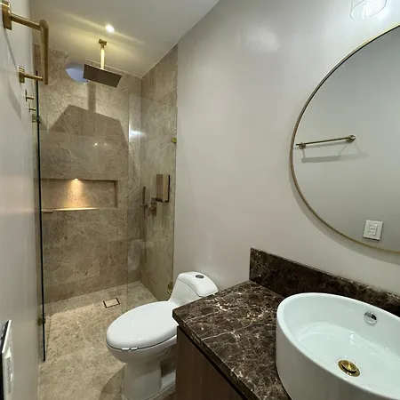 Luxury House In The Heart Of W/ Jacuzzi Сasa de vacaciones *
