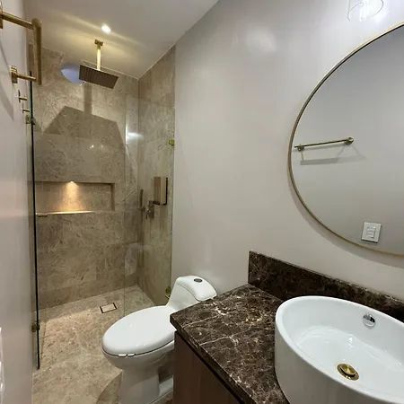 Luxury House In The Heart Of W/ Jacuzzi *