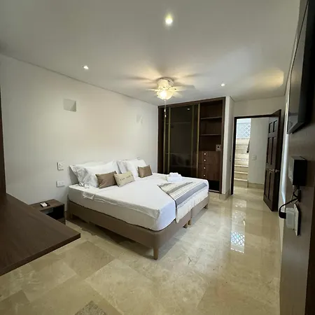 Luxury House In The Heart Of W/ Jacuzzi Сasa de vacaciones